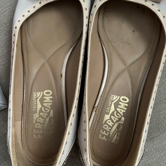 GUC Ferragamo Varina flats - pale pink with rose gold sequins, gold bow 7.5 C - Picture 7 of 8